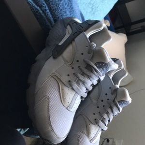 Grey Nike hurache’s